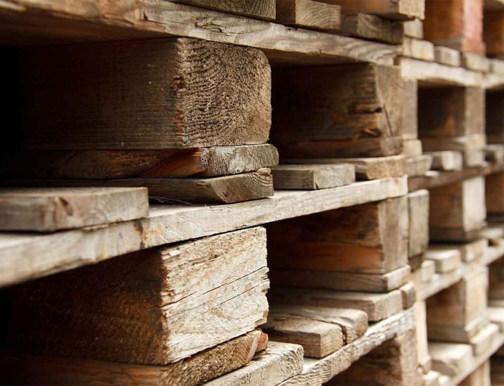 Quelles palettes choisir pour le transport de charges lourdes ?